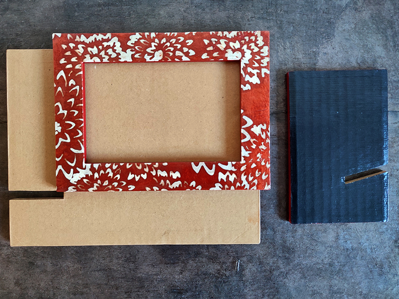 Cadre photo rouge (motif floral) – Image 4