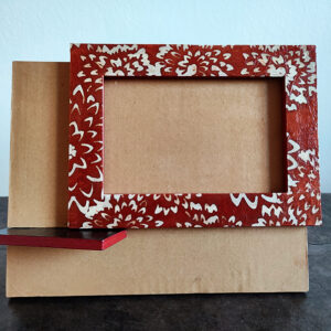 Cadre photo rouge (motif floral)